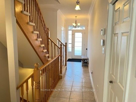 Townhouse For Lease | W8120740 - Photo 1