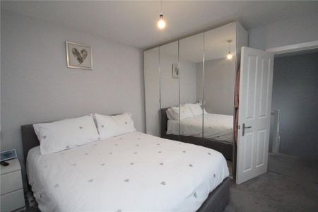 3 bedroom detached house to rent - Photo 3
