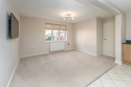 2 bedroom semi-detached house to rent - Photo 4