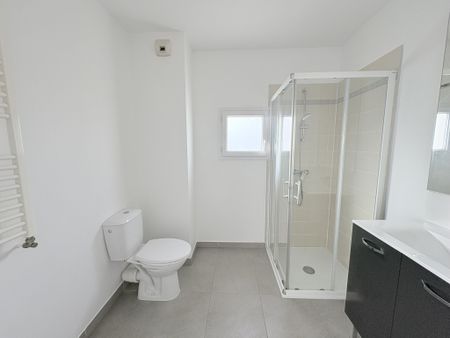 Location Appartement 1 pièce 26m² NICE 06300 - Photo 3