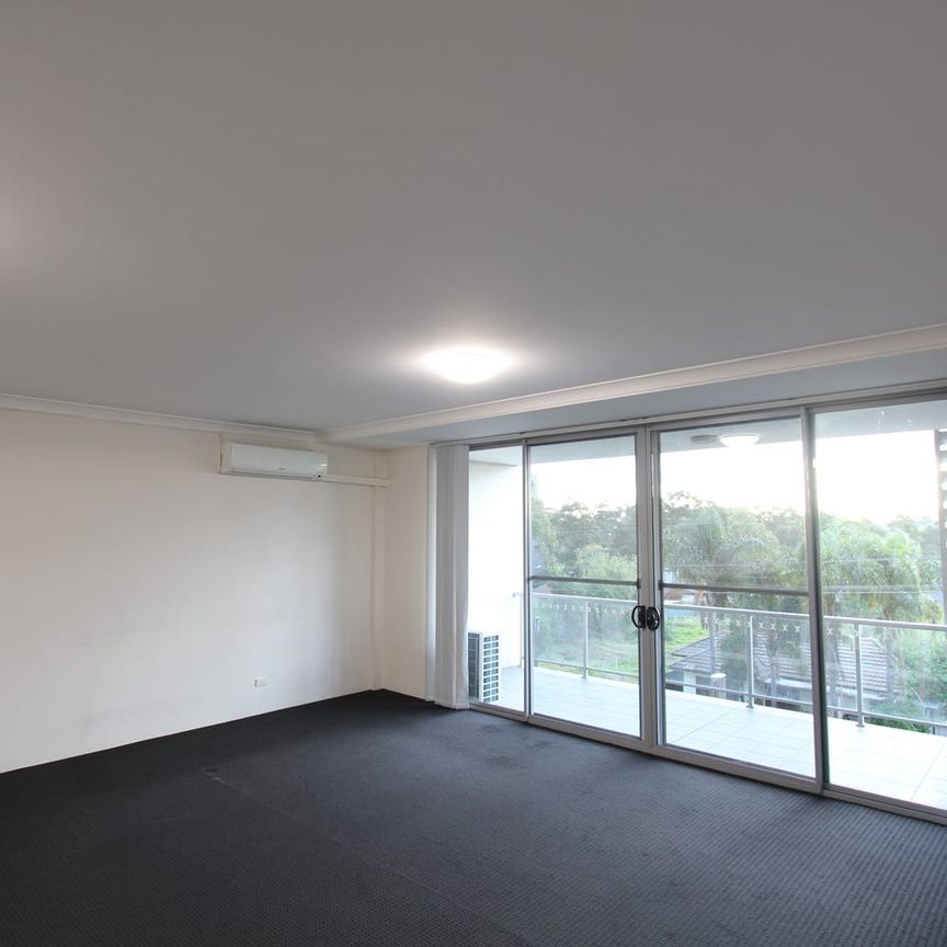 Three Bedroom Apartment - Excellent Location - Photo 1