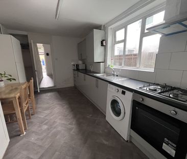 Room in a Shared House, Buxton Road, E15 - Photo 3