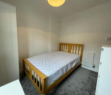 2 bedroom private hall to rent - Photo 6