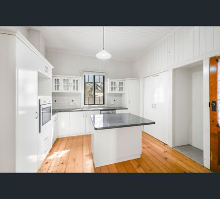 125 Bridge St, North Toowoomba, Qld 4350 - Photo 2