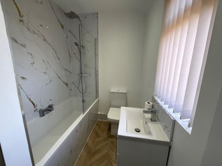 3 bedroom House To Let - Photo 2