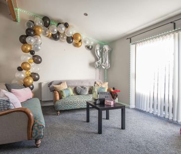 Modern kitchen and large living area - Photo 1