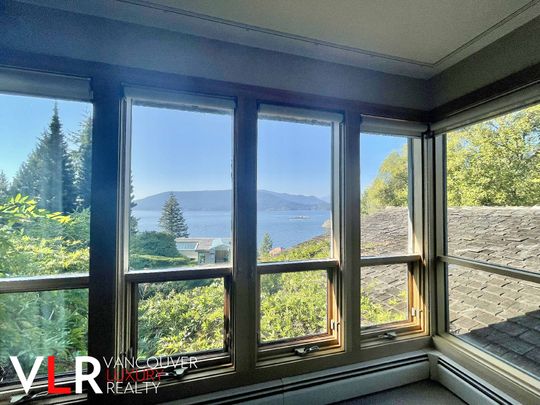 House in West Vancouver, BC - Photo 1