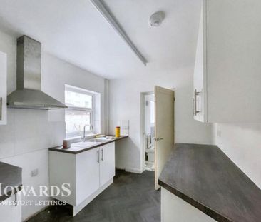 3 bedroom terraced house to rent - Photo 3