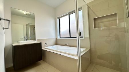 Spacious Family Living with Bonus Second Kitchen & Solar! - Photo 5