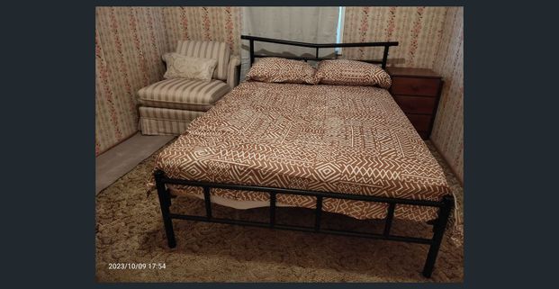 Massive Backyard & Huge 3-4 Bedroom Home - Photo 1