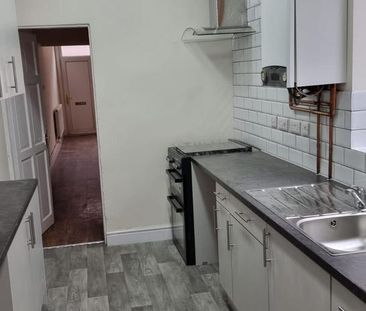 3 bedroom terraced house to rent - Photo 5