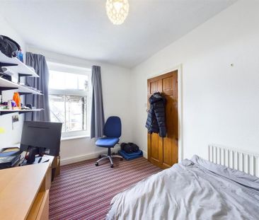 4 bedroom private hall to rent - Photo 1