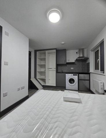 Studio to rent - Photo 5