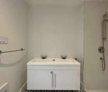 Ahuntsic-Cartierville: Logement rénové de 2 chambres sur 2 étages a... - Photo 4