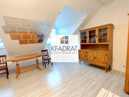 Przestronna kawalerka, osobna kuchnia - Zdjęcie 5