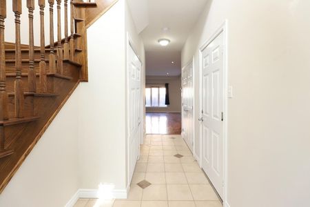 For Lease - 5229 Autumn Harvest Way, Burlington, Ontario - Photo 4