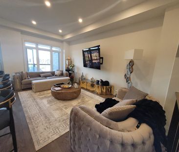 For Lease - 3294 umar Avenue, Oakville, Ontario - Photo 3