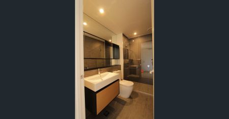 Double balconies on Burnley Street - Photo 3