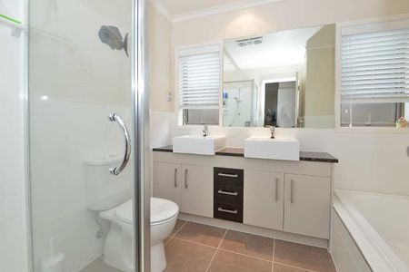 ONE LEVEL LIVING AT IT'S BEST- MILLWATER 4 BEDROOM! - Photo 5