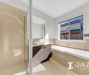 Spacious Family Home in Sought-After Saratoga Estate - Photo 6