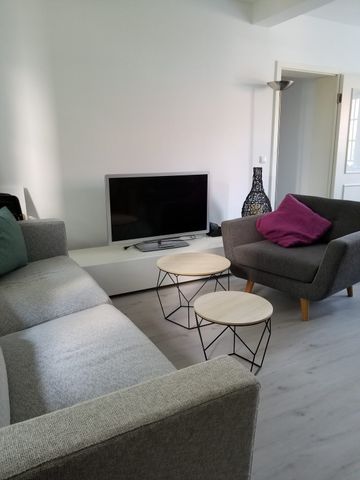 Terrassenwohnung mit Designer-Möblierung in Köln - Photo 3