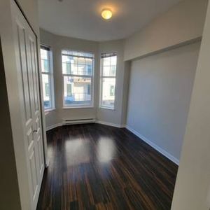 2 bed 2 bath +1 Den for rent - Photo 2