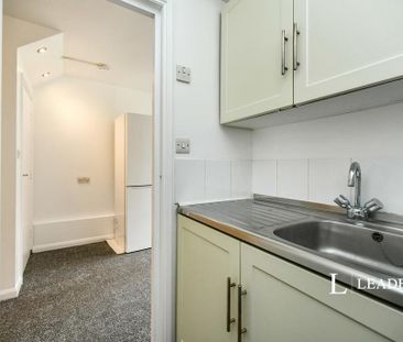 Studio to rent - Photo 6