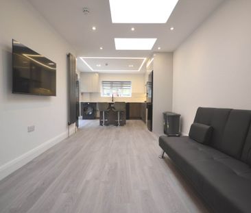 Price £5,425 pcm - Available 01/07/2026 - Furnished - Photo 1