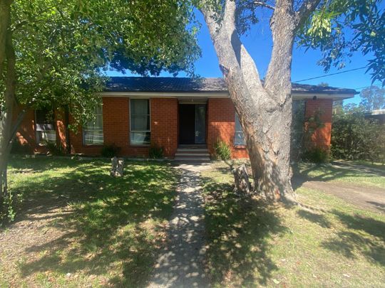 16 Village Drive, Hampton Park VIC - Photo 1