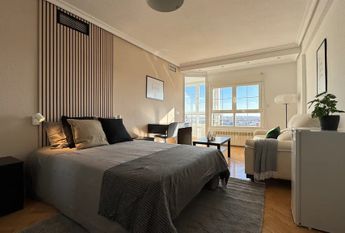 Calle de Tribaldos, Madrid, Community of Madrid 28043