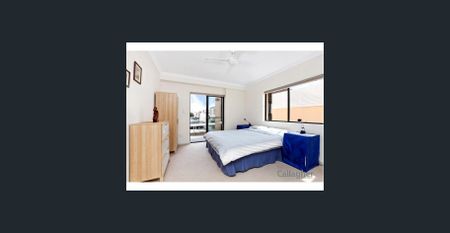 Contemporary 2 Bedroom Apartment with Parking - Photo 2