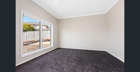 Stunning Five-Bedroom Residence with Premium Finishes - Photo 5