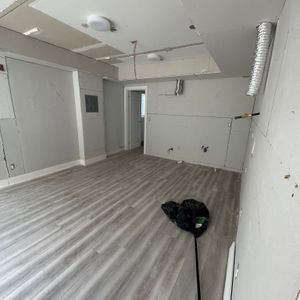 173 Henderson Ave - Photo 2