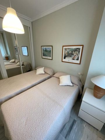 Apartamento de alquiler en Pinos-ur la Carolina, 64, La Carolina - Guadalpín - Photo 2