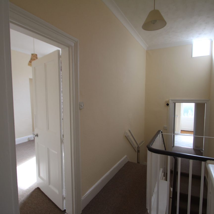 1 bedroom Flat - Photo 1