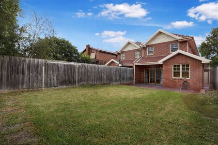 Modern 4-bedroom Bentleigh Wonder! - Photo 3