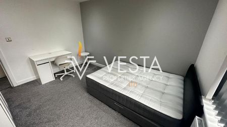 5 bedroom semi-detached house to rent - Photo 2