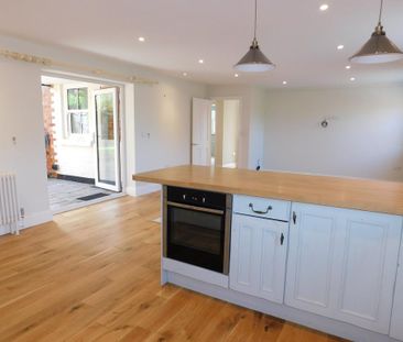 2 bedroom ground floor maisonette to rent - Photo 5