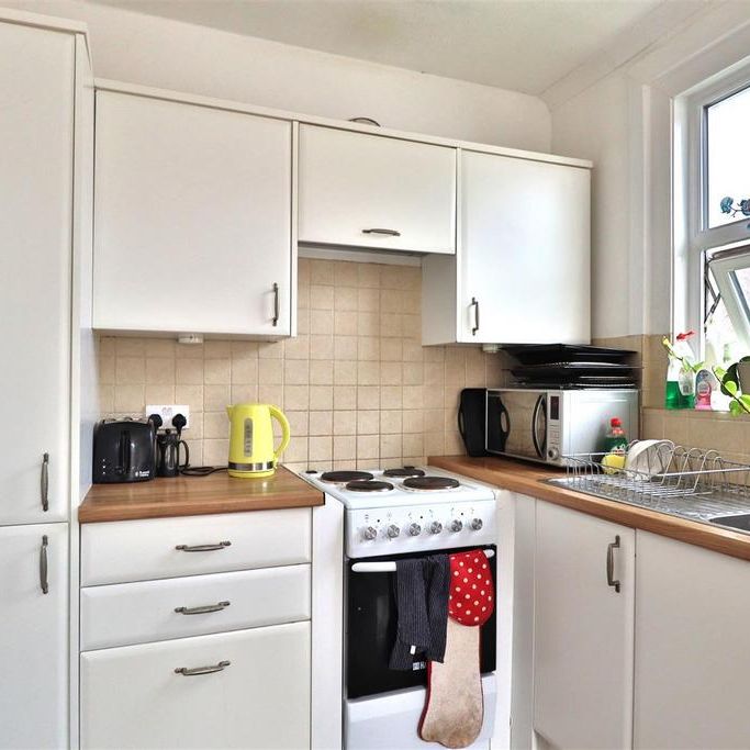 1 bedroom in a house share to rent - Photo 1