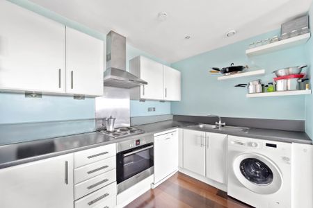 Price £1,800 pcm - Available 12/01/2026 - Furnished - Photo 4