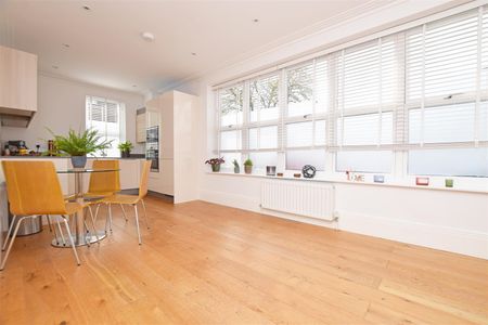 Mount Mews, Hampton, Middlesex, TW12 - Photo 2