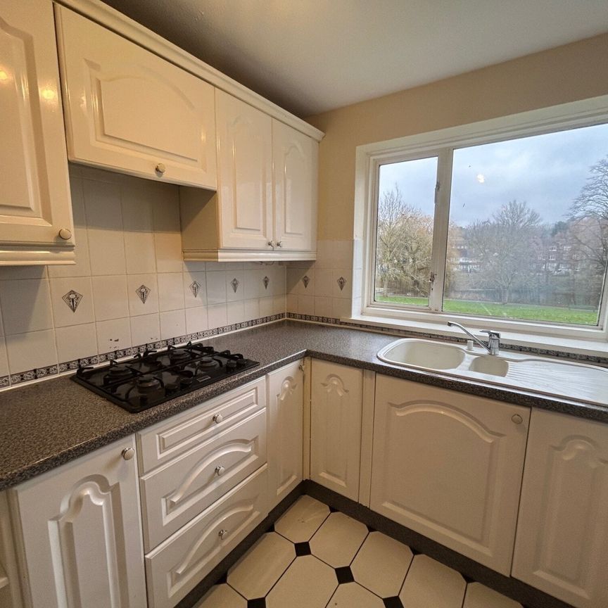 Lakeside Walk - Photo 1