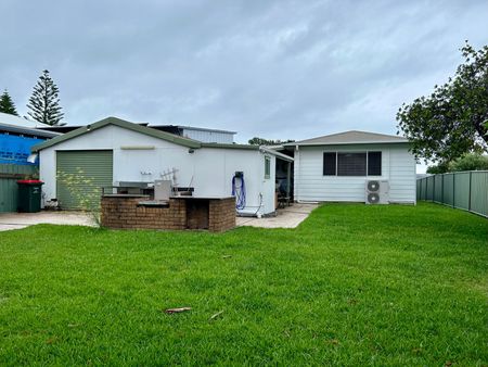 Home For Rent - Photo 3