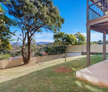 Stunningly Renovated Family Home with Breathtaking Escarpment Views - Photo 3