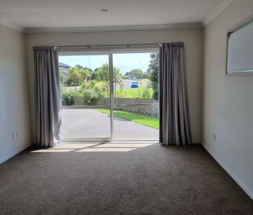 Modern Family Home, Beachlands - Photo 6