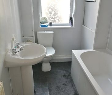 Room in a Shared House, Egerton Street, CH45 - Photo 6