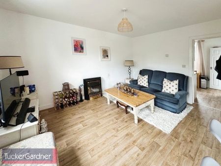 Hallfield Terrace, Stuntney - Photo 3