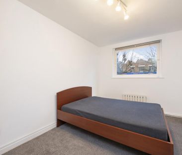 3 bedroom flat to rent - Photo 6