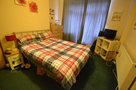 3 bedroom detached house to rent - Photo 2