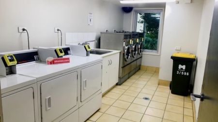 2 Bedroom Large - Photo 2